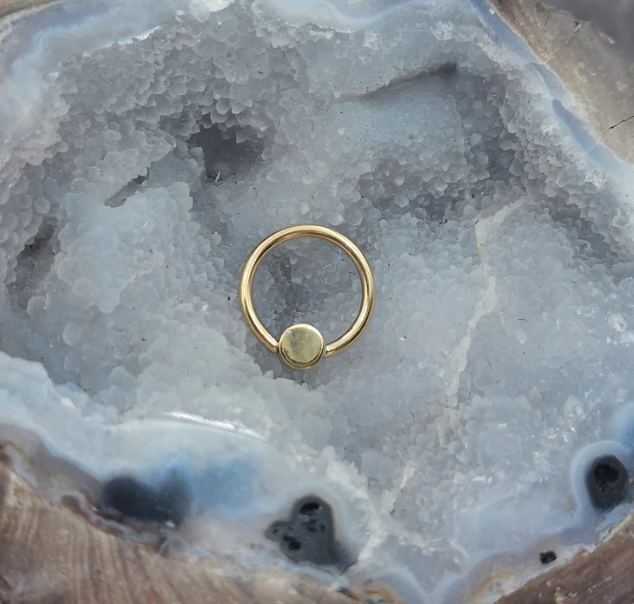 Gold Medallion Seam Ring Elegance Piercing & Tattoo Inc